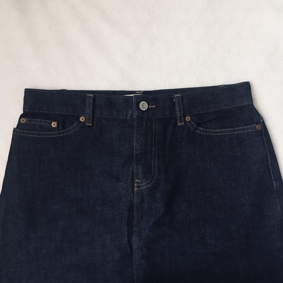 Dresses & Skirts - GAP • dark wash denim skirt